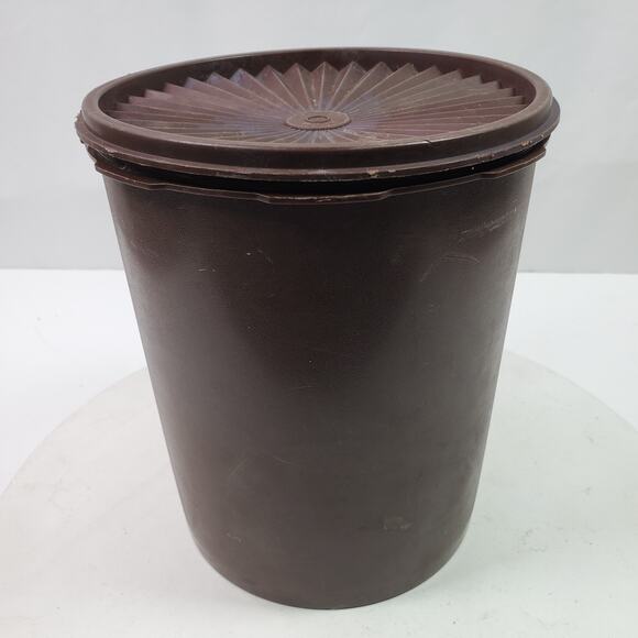 Vintage Tupperware Brown Mushroom Servalier w/ Lid 805-12 - Picture 3 of 9
